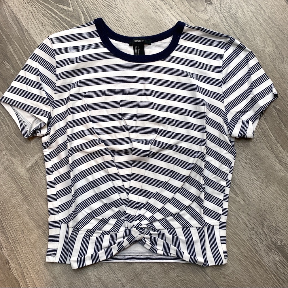 forever 21 // navy white stripe crop top